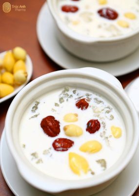 Chưng yến sào với đông trùng hạ thảo và sữa tươi không đường