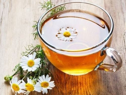 trà hoa cúc-Bị mất ngủ nên ăn gì để dễ ngủ